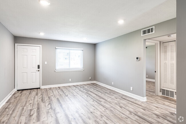 2BR, 1BA - 950SF - The Shawnee