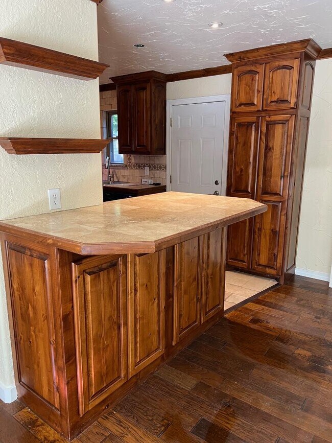 Foto del edificio - 1715 Oak Ave