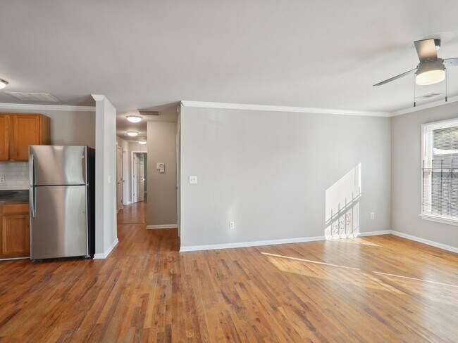 Foto del edificio - 4 Bedroom Single Family Home in Atlanta
