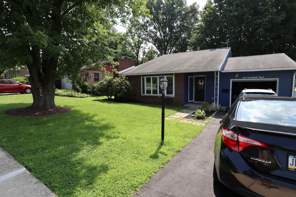 Primary Photo - 3 bed / 1.5 bath corner lot in Wilson SD
