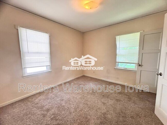 Building Photo - 3820 Lincoln Pl Dr