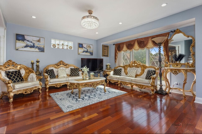 Foto del edificio - 7630 N Oleander Ave