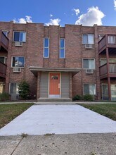 Building Photo - 717 Strom Dr Building Photo - 717 Strom Dr