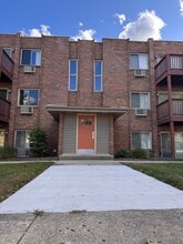 Building Photo - 717 Strom Dr