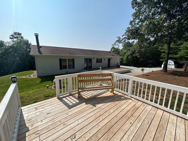 Foto del edificio - Leicester - Immaculate home on 3/4 acre