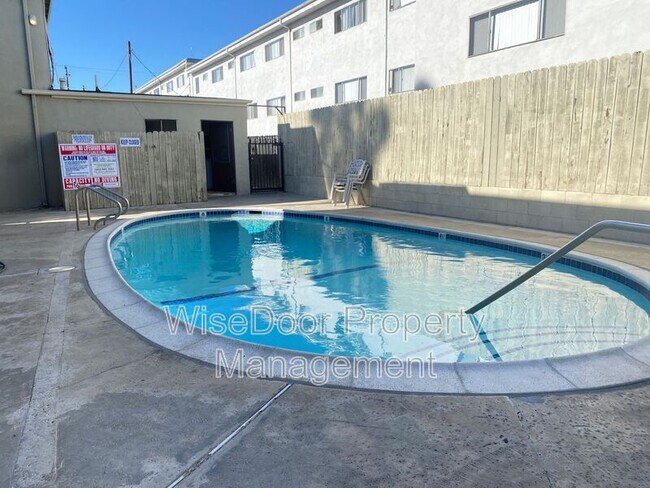 Foto del edificio - 14631 Christine Dr