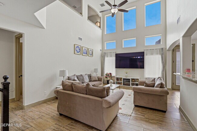 Foto del edificio - 12081 Silver Crown