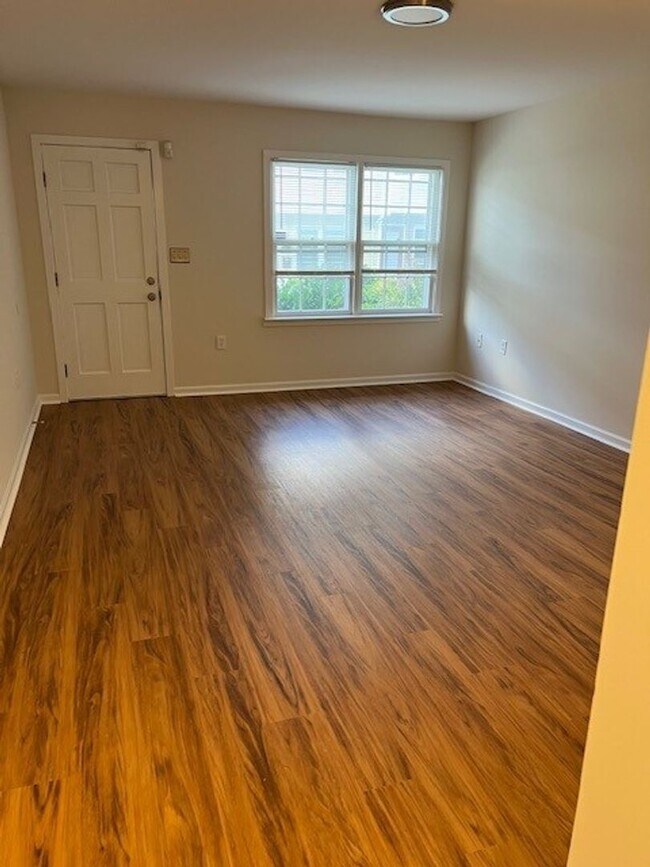 Foto del edificio - Updated townhouse in downtown Frederick re...