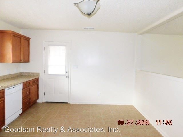 Building Photo - 1570 Crossover Dr
