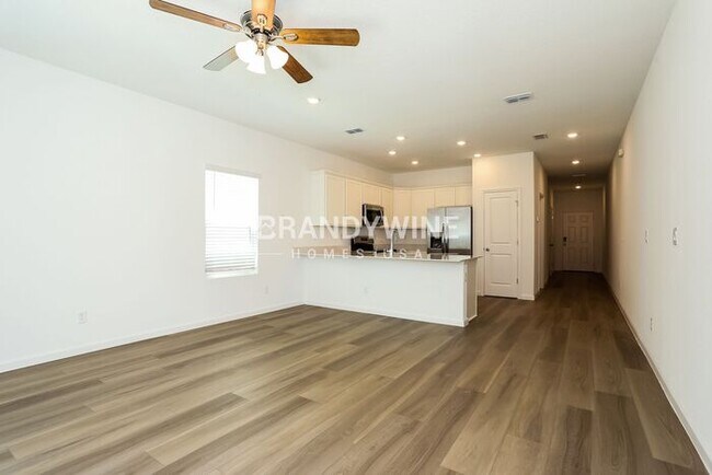 Building Photo - 641 Holly Lks Dr