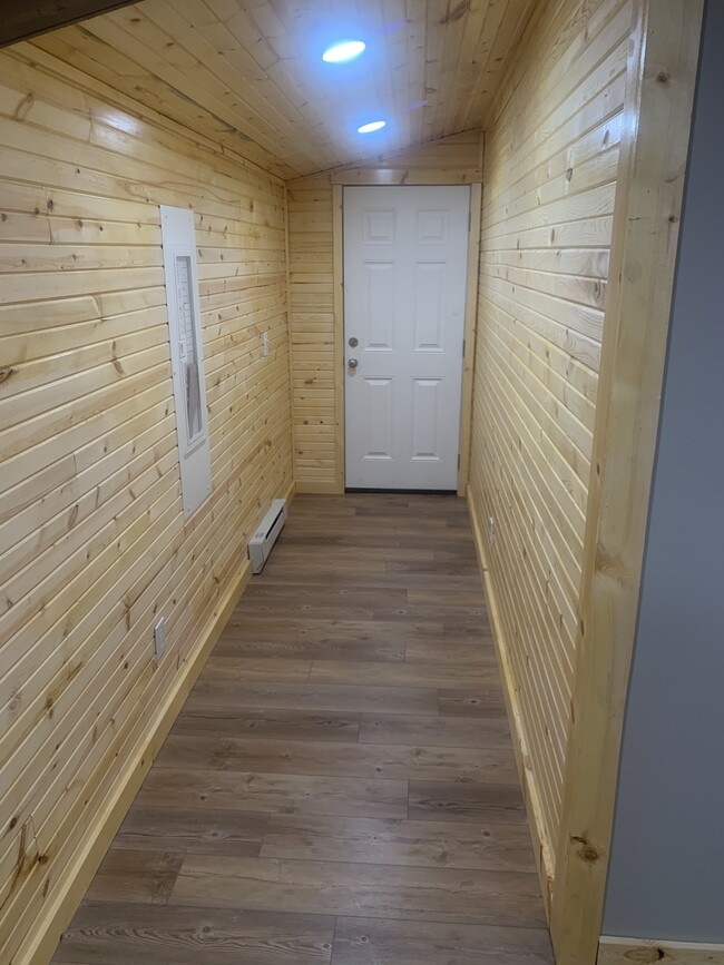Entry Way - 347 S Pike St