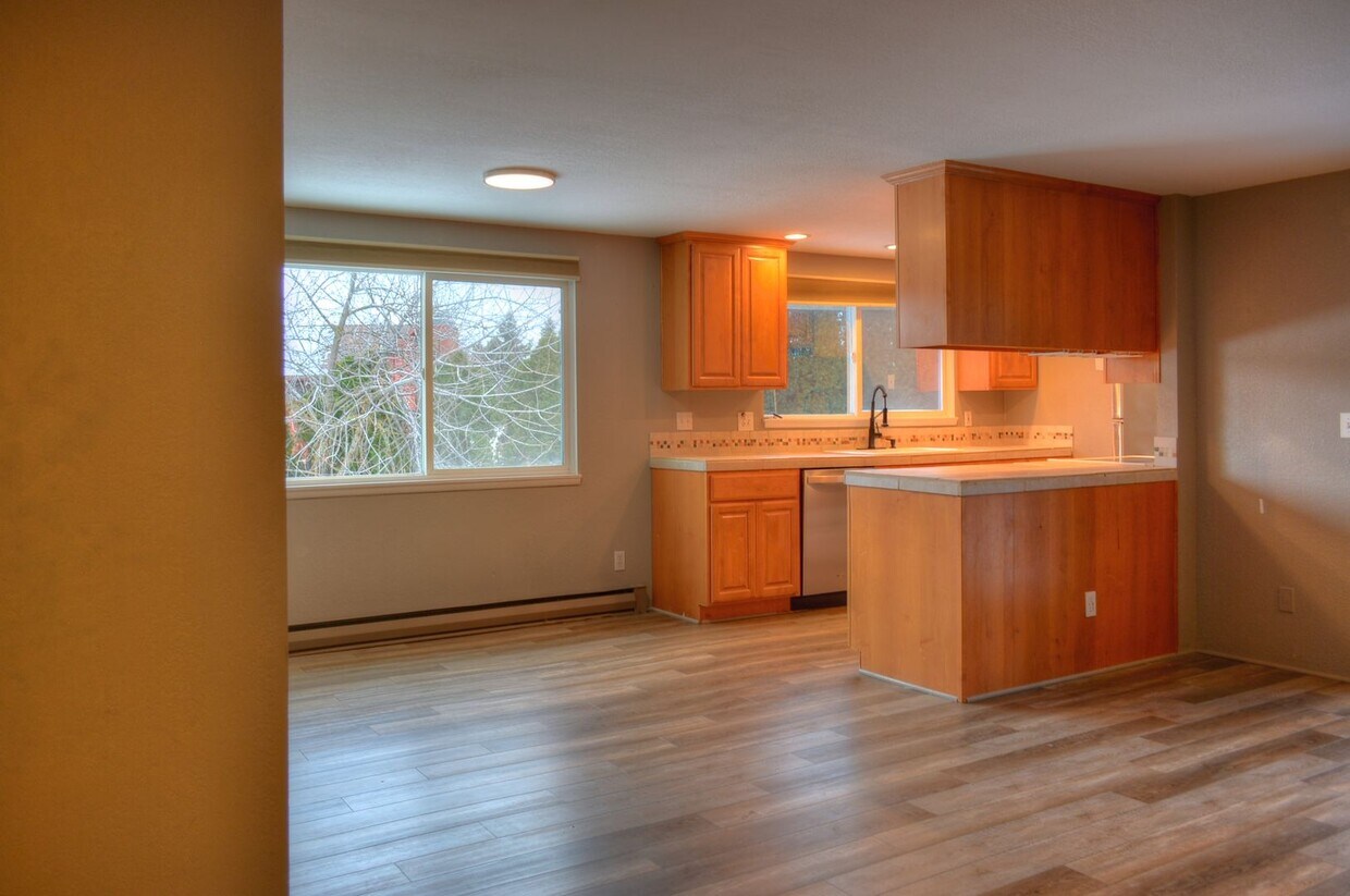 Primary Photo - Beautiful Upper South Hill Condo