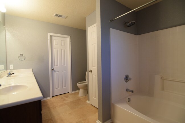 Foto del edificio - 1409 Copper Creek Dr