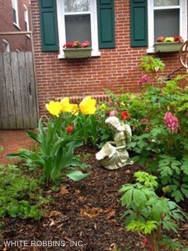 Foto del edificio - 3 br, 1.5 bath House - 2426 Riddle Ave