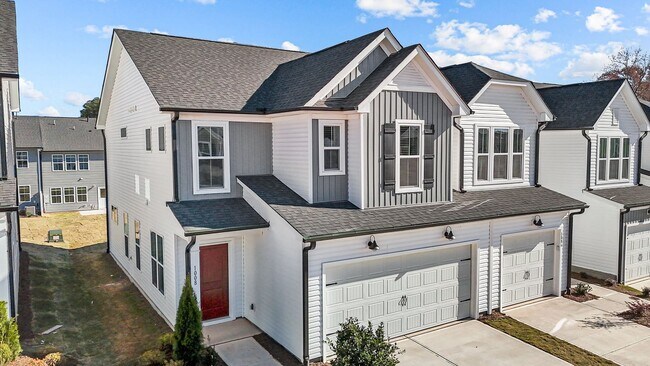 Foto del edificio - Gorgeous New Construction!  Updated Kitche...