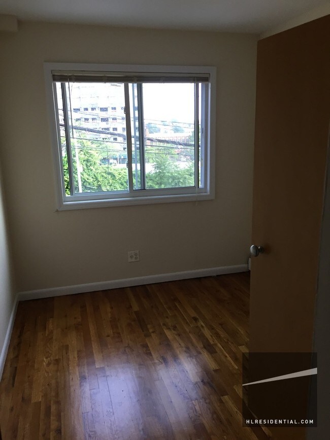 Foto del edificio - 7041 45th Ave