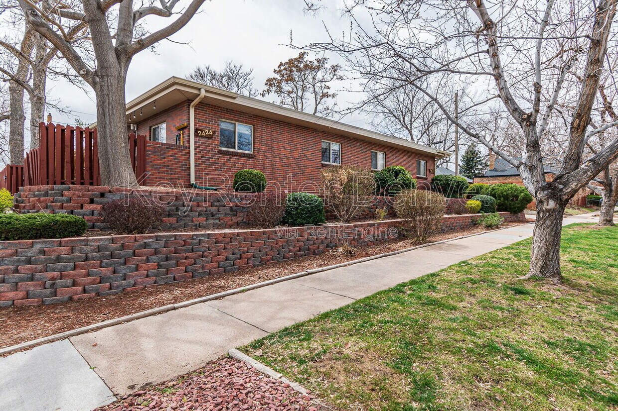 Photo - 2424 W 35th Ave