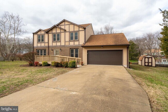 Building Photo - 1120 Potomac Dr