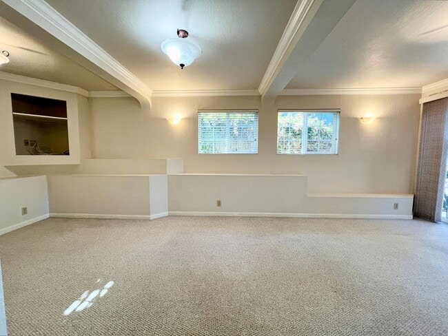 Building Photo - 2 Bedroom/1 Bath Coastal In-Law Unit - ALL...