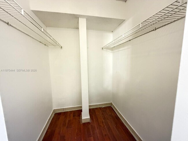 Foto del edificio - 4304 NW 9th Ave