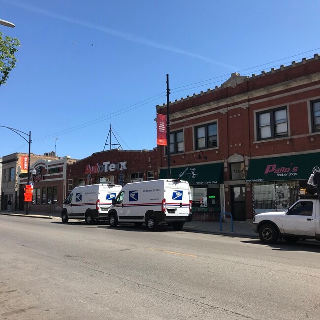 Building Photo - 7109 N Clark St