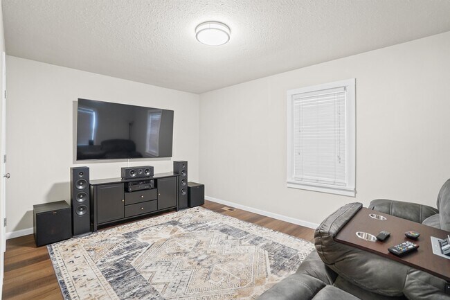 Building Photo - 18420 E Bow Ave