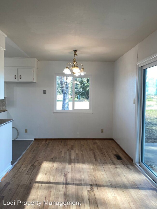 Building Photo - 3 br, 2 bath House - 26572 N Dustin Road