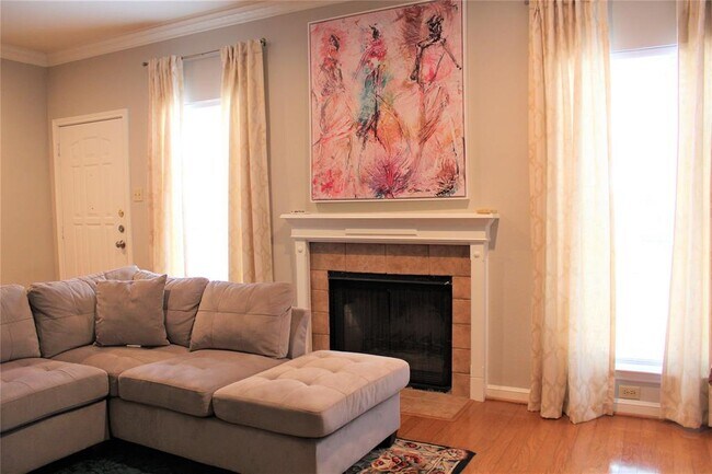 Foto del edificio - 3080 Holly Hall St