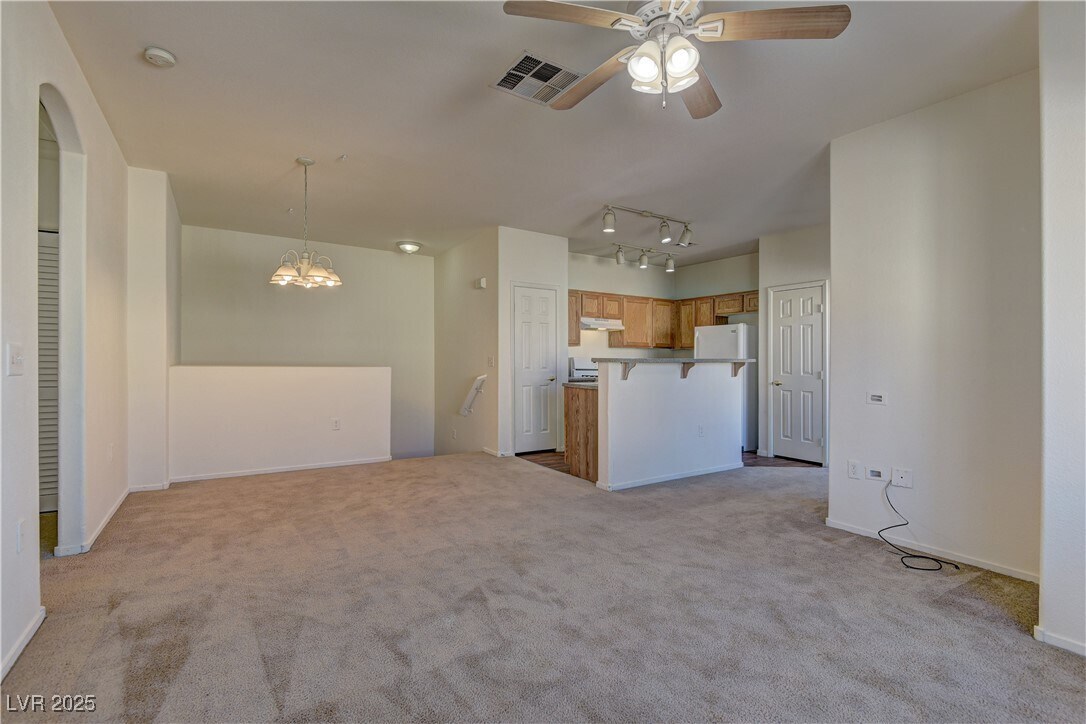 Building Photo - 6170 E Sahara Ave