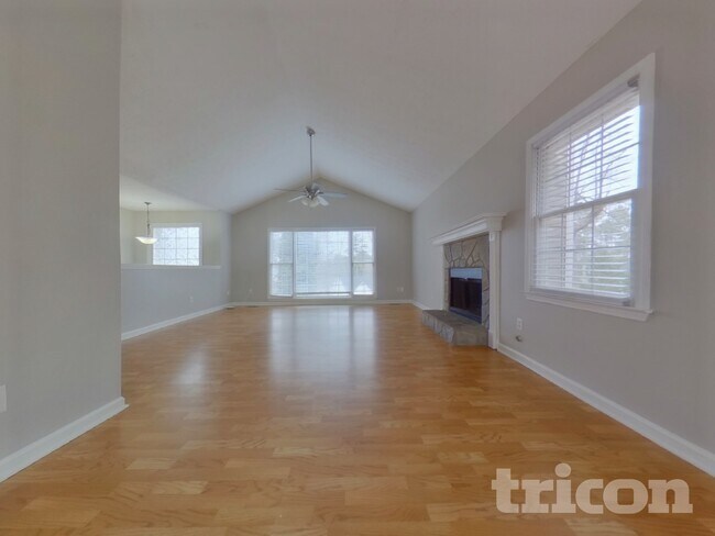 Building Photo - 3272 Greenhill Ct