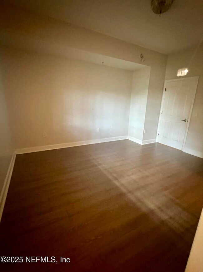 Foto del edificio - 9745 Touchton Rd