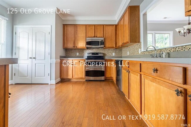 Building Photo - 125 Old Grove Ln