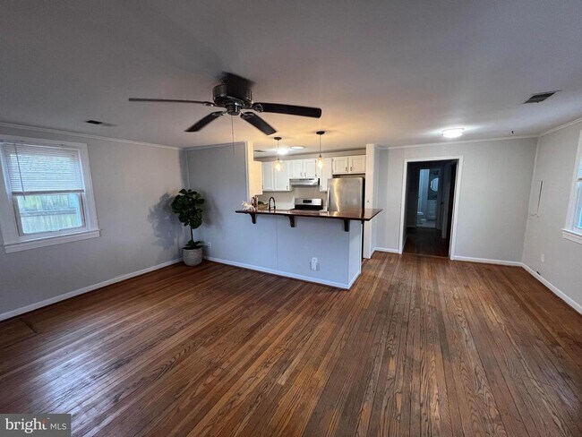 Foto del edificio - 4718 Frederick Ave