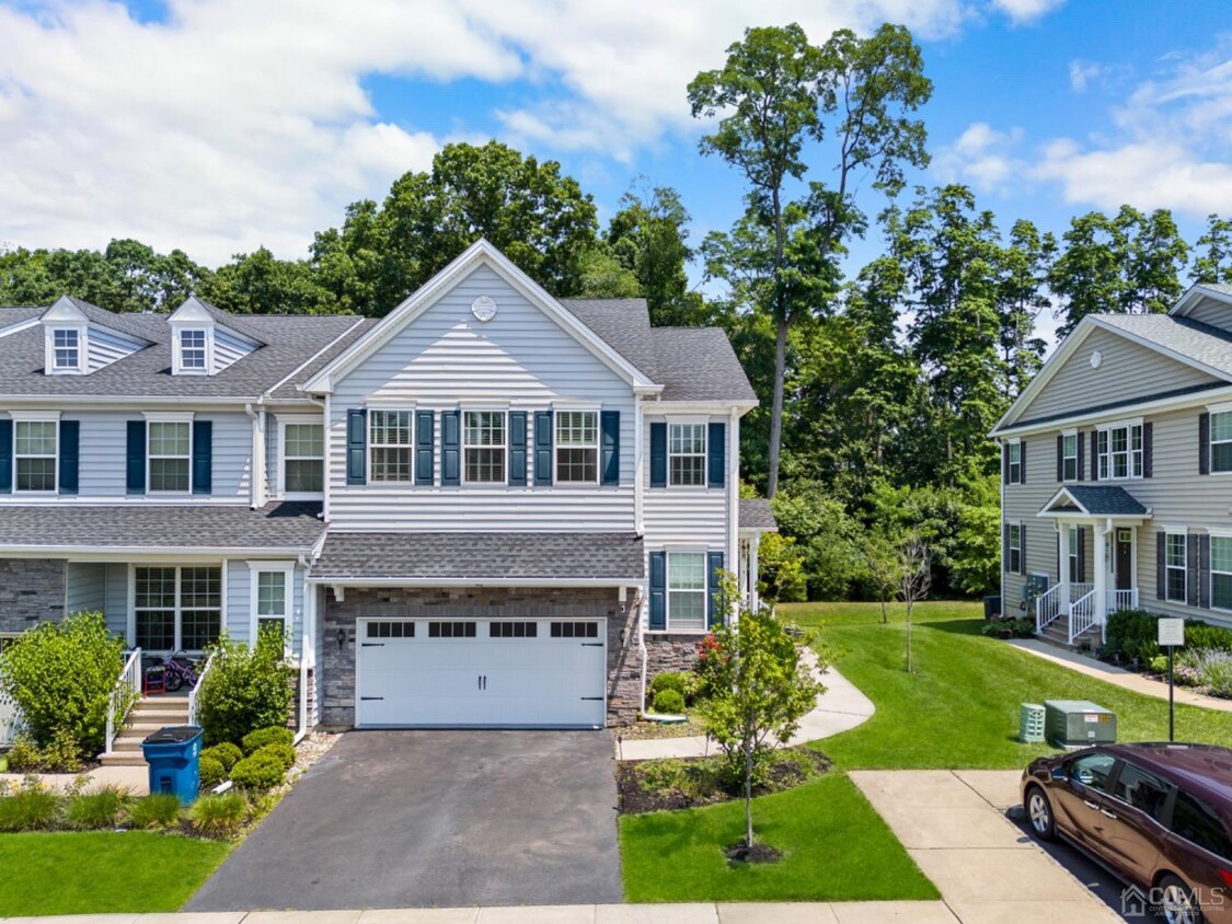 Primary Photo - 46 Periwinkle Dr