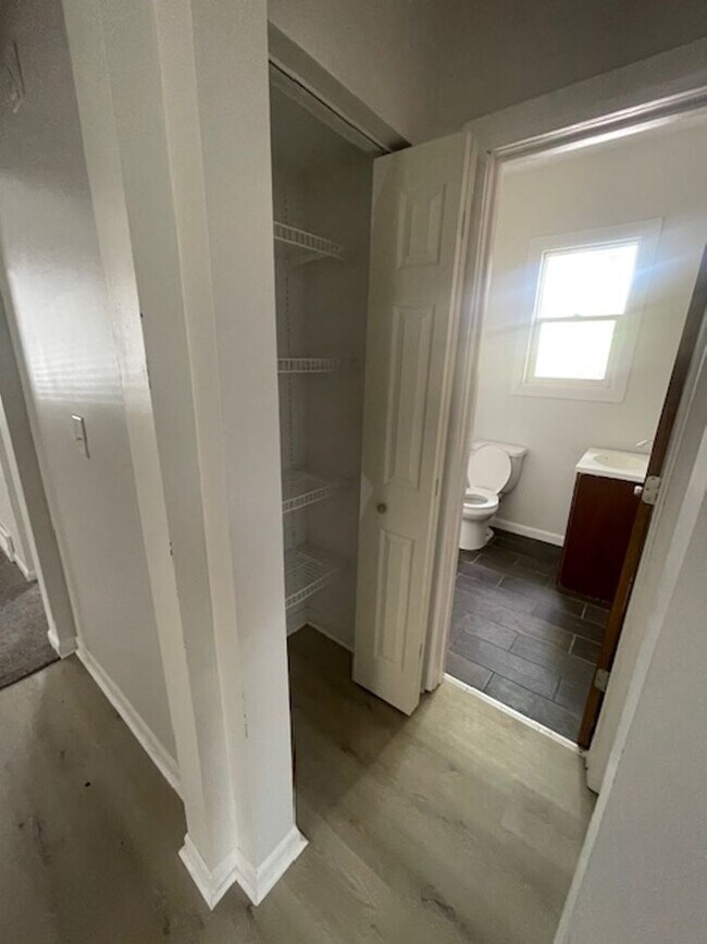 Foto del edificio - Jones Rentals (914 N. 40th St.)