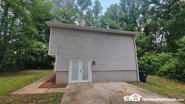 Foto del edificio - 1909 Suwanee Valley Rd NW