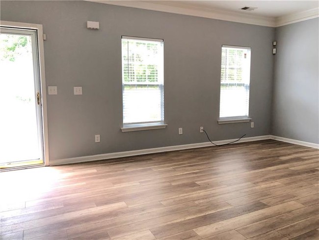 Building Photo - 203 Timber Creek Ln SW