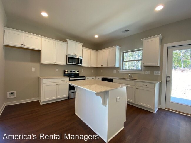 Building Photo - 4 br, 2.5 bath House - 7937 St. James Drive