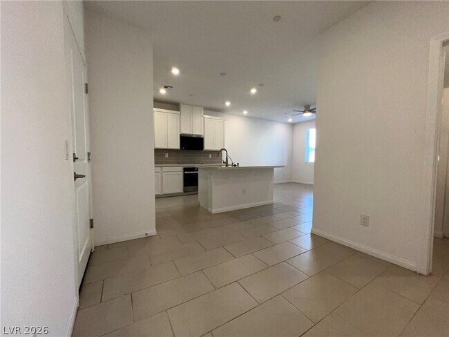 Foto del edificio - 230 Wewatta Ave