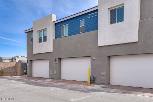 Building Photo - 9812 Kings Glen St