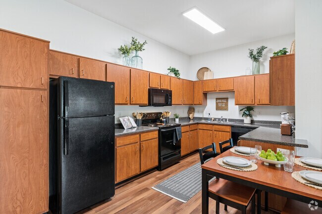 Apartamento renovado de 4 dormitorios y 4 baños con balcón - 141 m² - Cocina - The Social on Hovey