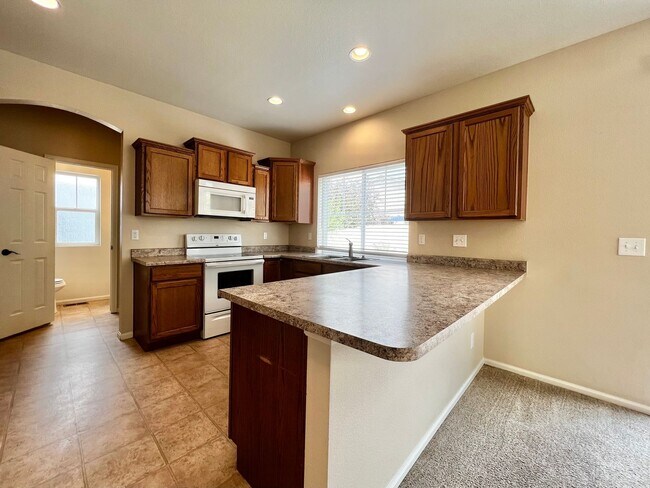 Foto del edificio - Gorgeous 3 Bed 2.5 Bath Home in Thompson River Ranch!
