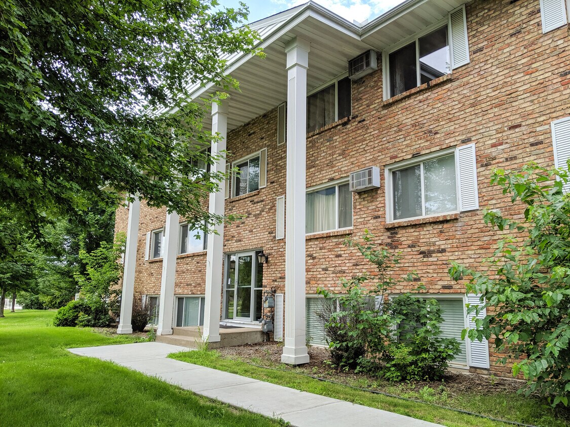 2710 Rosalyn Ct Unit 304, Minneapolis, MN 55427 Condo for Rent in