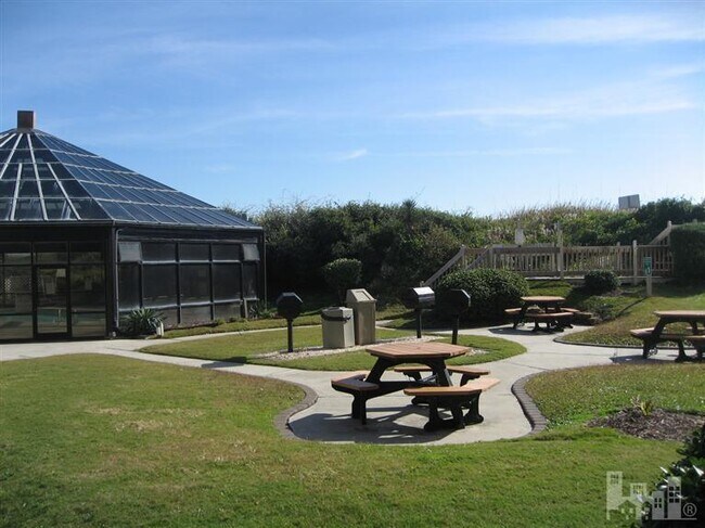 Building Photo - 2000 New River Inlet Rd