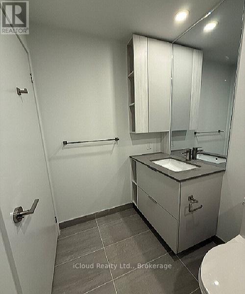 Building Photo - 1 Fairview Rd E