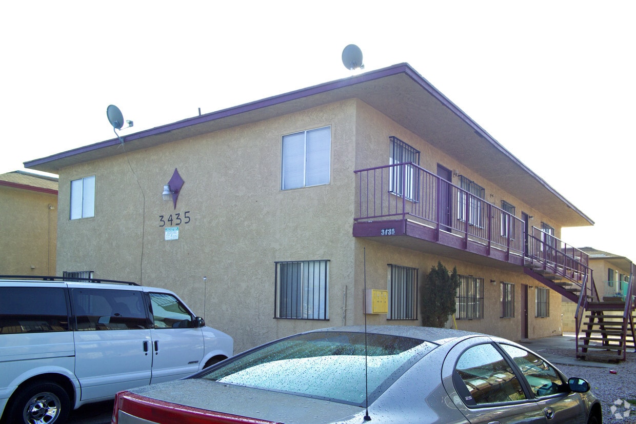 Building Photo - Lioubas Subdivision