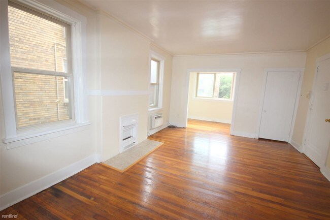 Building Photo - 2 br, 1 bath Apartment - Hobart Commons