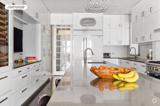 Building Photo - 229 W 97th St