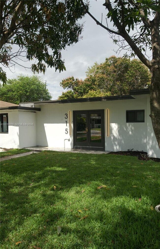 Foto del edificio - 315 NW 127th St