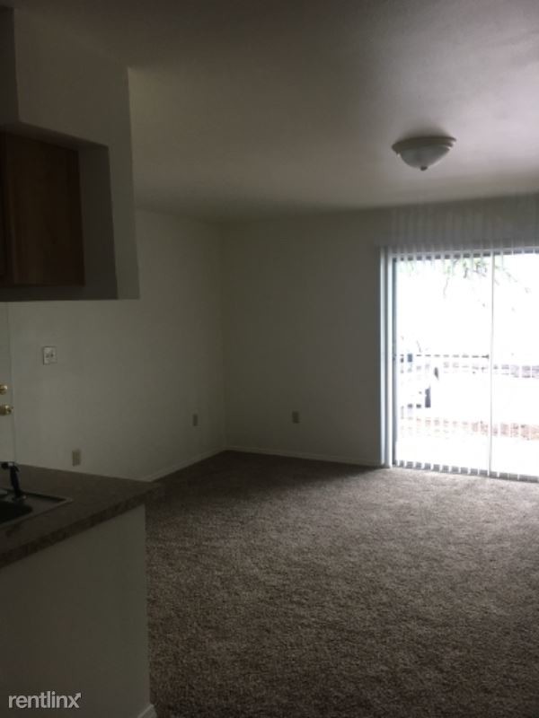 Foto del edificio - 1 br, 1 bath Apartment - 1401 SW B Ave.